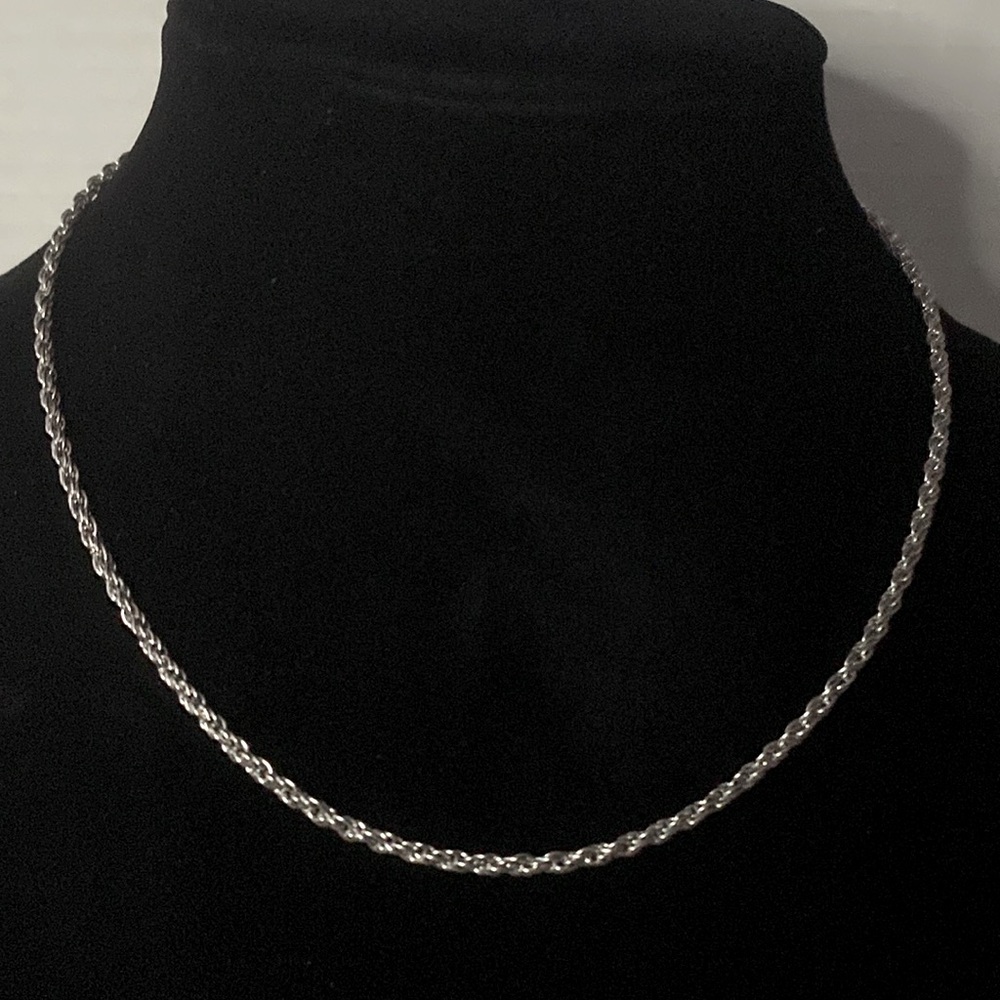 ✨Elegant Silver-Finish Chain Necklace - Picture 2 of 3